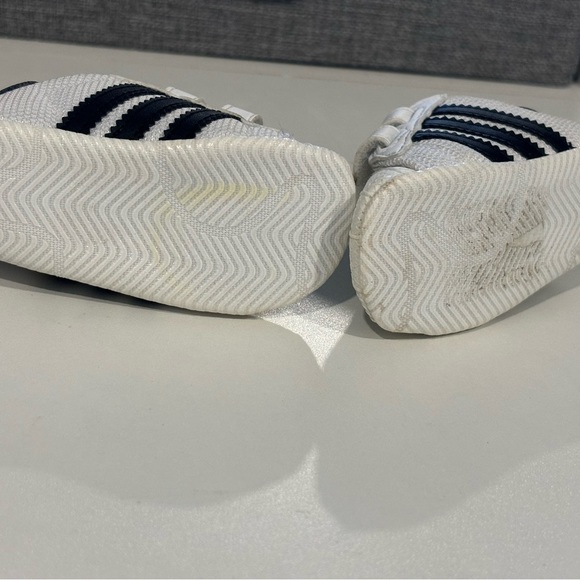 Baby shoes - Adidas superstar - Picture 3 of 4